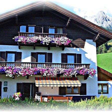 Haus Hartl Hotel Saalfelden Bagian luar foto