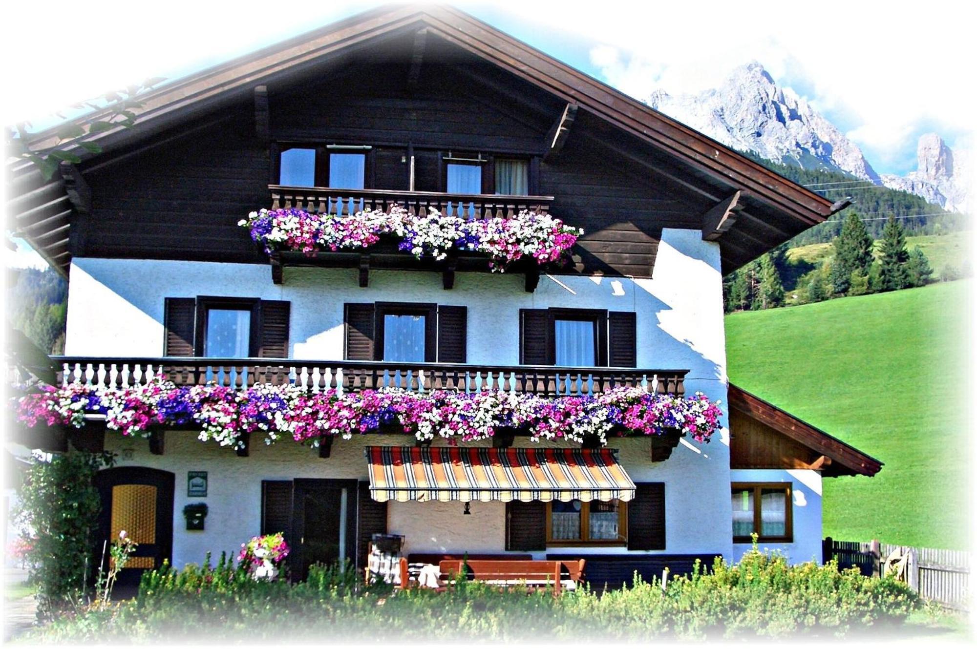 Haus Hartl Hotel Saalfelden Bagian luar foto