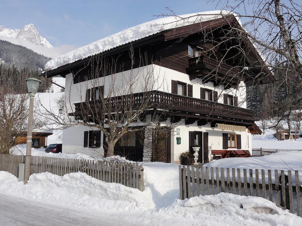 Haus Hartl Hotel Saalfelden Bagian luar foto