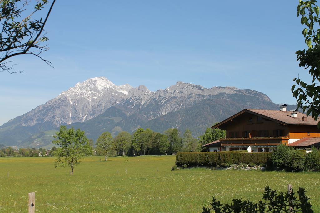 Haus Hartl Hotel Saalfelden Bagian luar foto